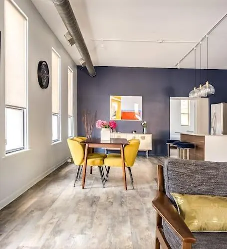 Apartment The Orleans - Floor 2 Private Roof Deck Patio *