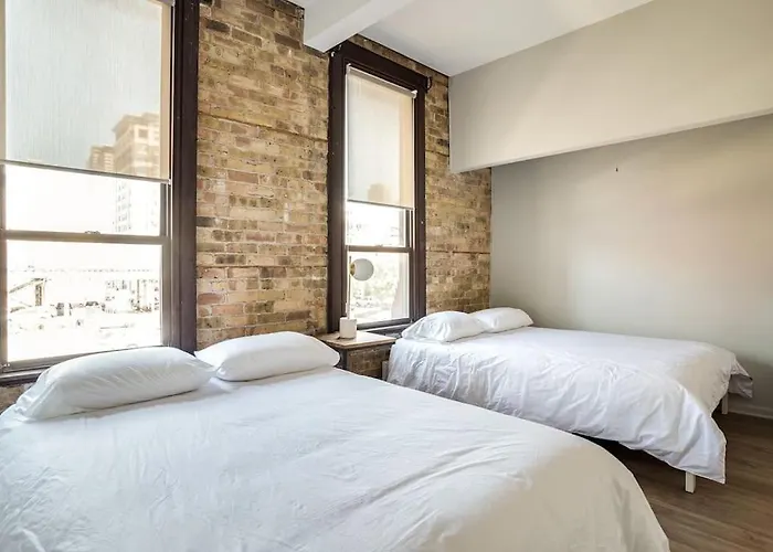 The Orleans - Floor 2 Private Roof Deck Patio Apartment Chicago